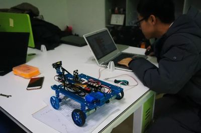 點(diǎn)燃創(chuàng)意“青春嶗山 創(chuàng)客未來” 第二屆大學(xué)生創(chuàng)客馬拉松大賽引領(lǐng)編程新浪潮