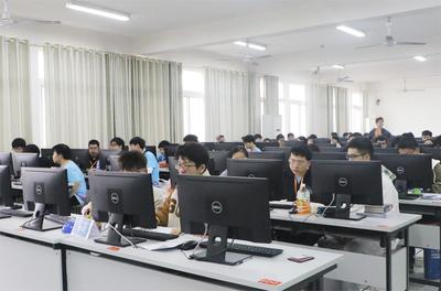 湖南省第十八屆大學(xué)生計(jì)算機(jī)程序設(shè)計(jì)競(jìng)賽在湘潭大學(xué)成功舉辦